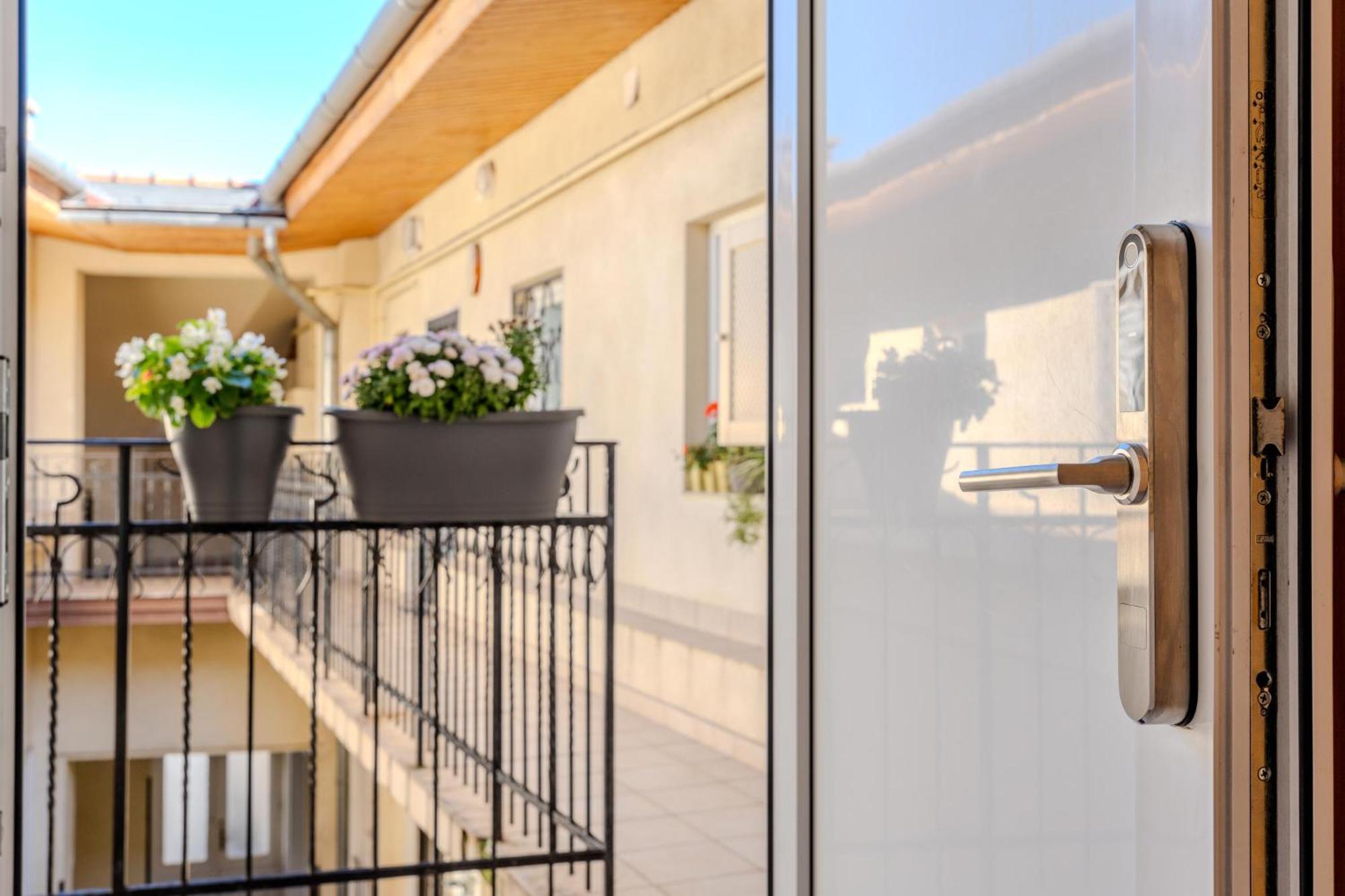 Cozy Flat In The Heart Of Buda Апартаменти Будапешт